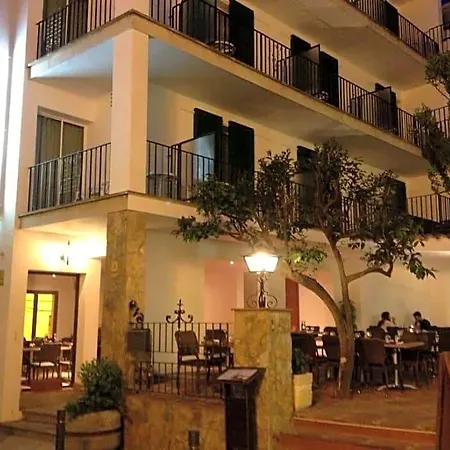 Hotel L Hostalet De Tossa 2*